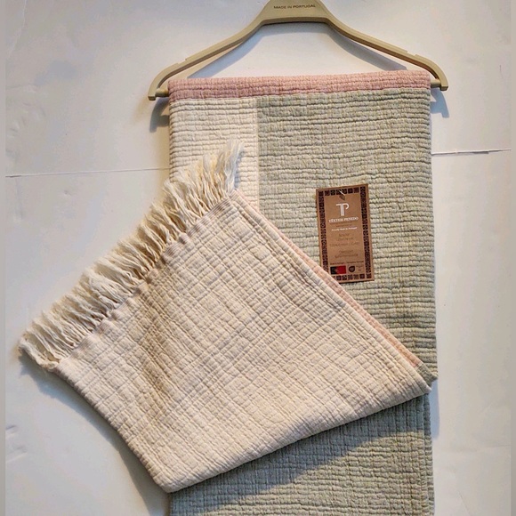 🎁Texteis Penedo Throw Blanket - Muted Green & Red Color Block - Picture 3 of 8